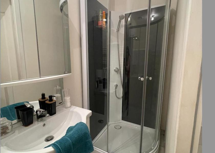 Centre - Loire Valley Vierzon bathroom