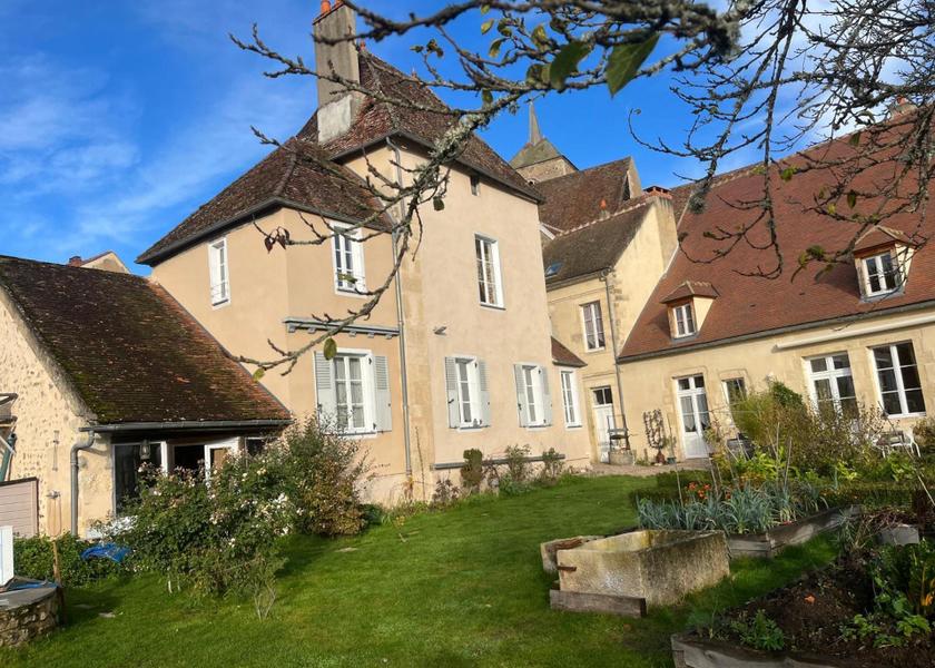 Bourgogne-Franche-Comté Avallon garden