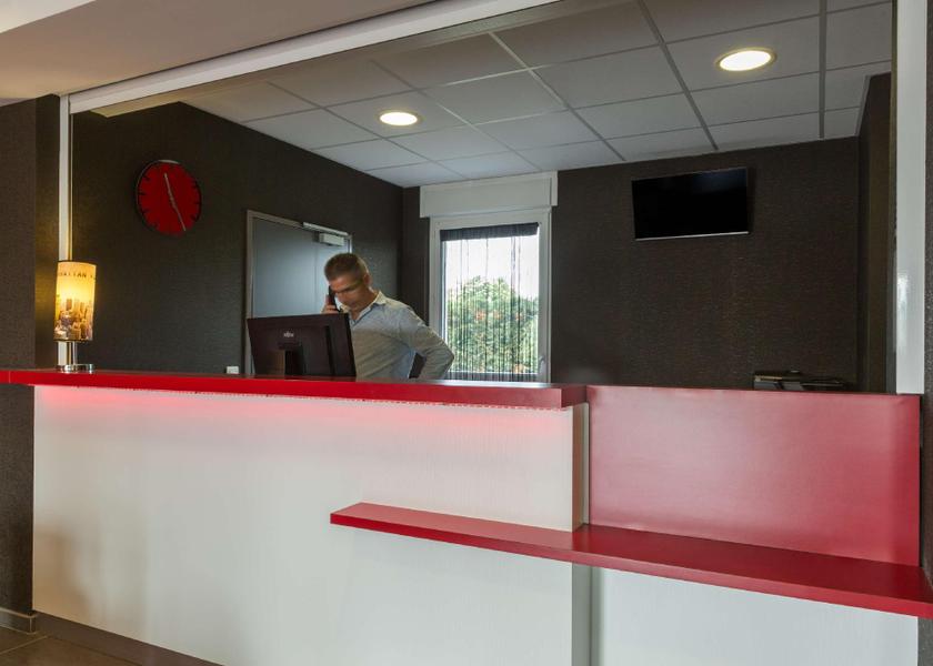 Centre - Loire Valley Dreux lobby