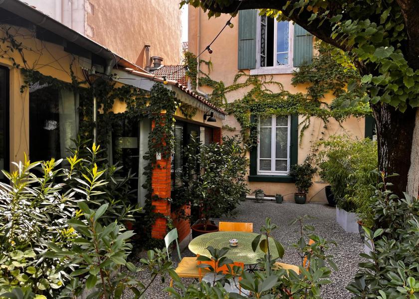 Auvergne-Rhone-Alpes Valence garden