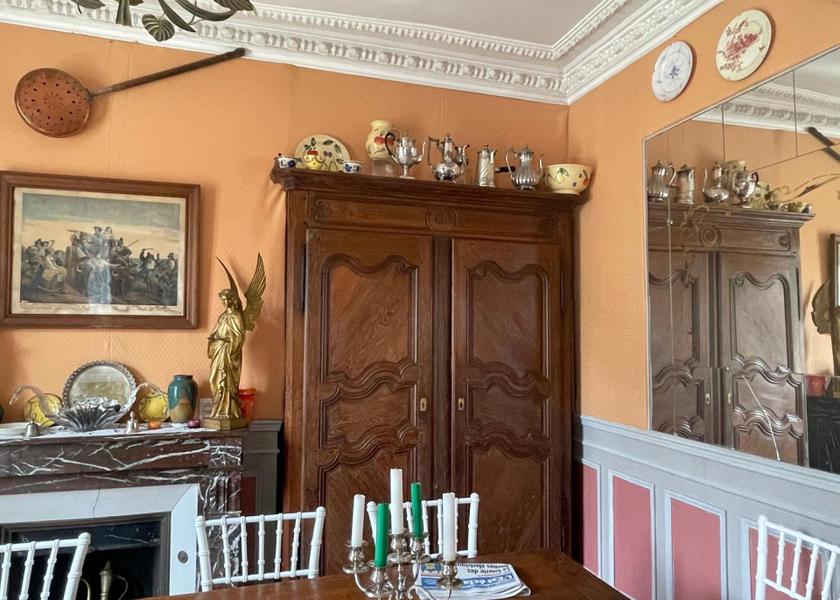 Grand Est Troyes shared lounge/tv area