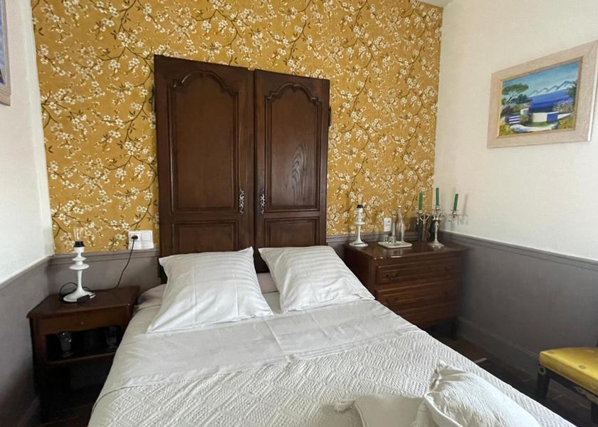 Grand Est Troyes Small Double Room