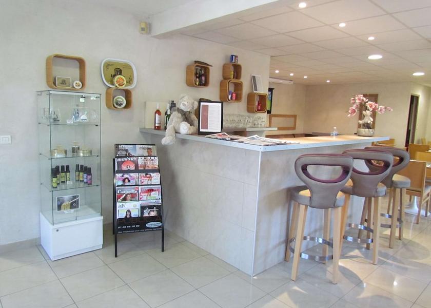 Occitanie Saint-Clement-de-Riviere Bar (on property)