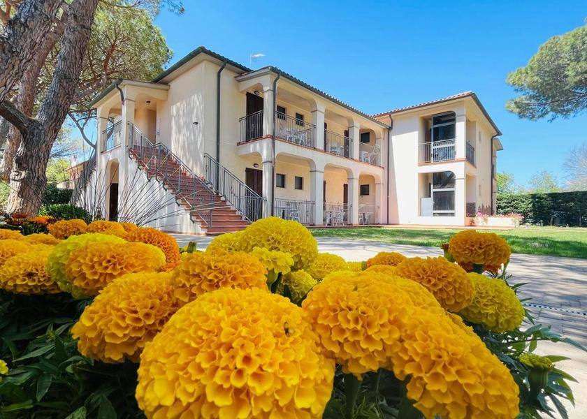 Tuscany Follonica garden