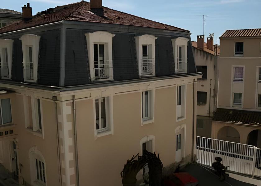 Provence-Alpes-Côte d'Azur Avignon exterior view