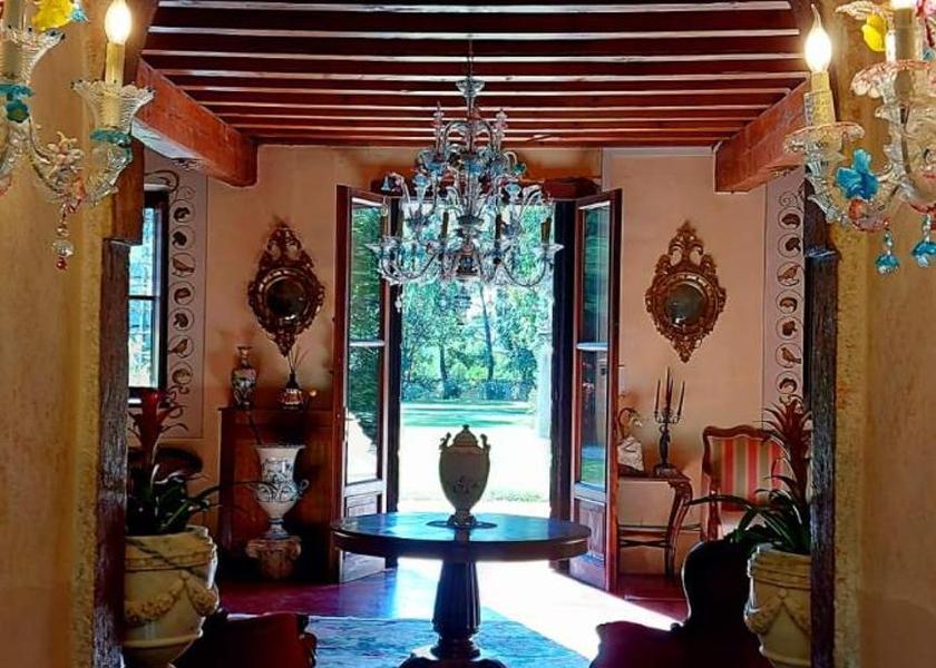 Veneto Grezzana shared lounge/tv area