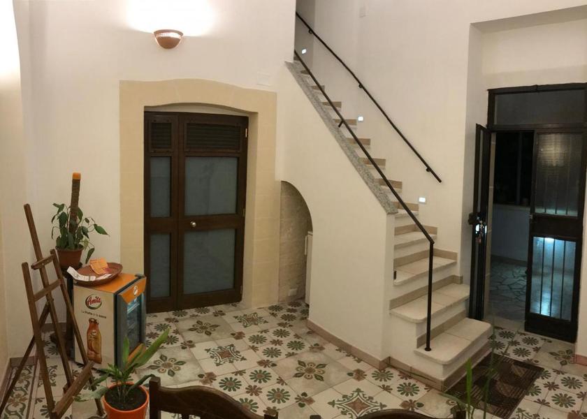 Puglia Grottaglie lobby