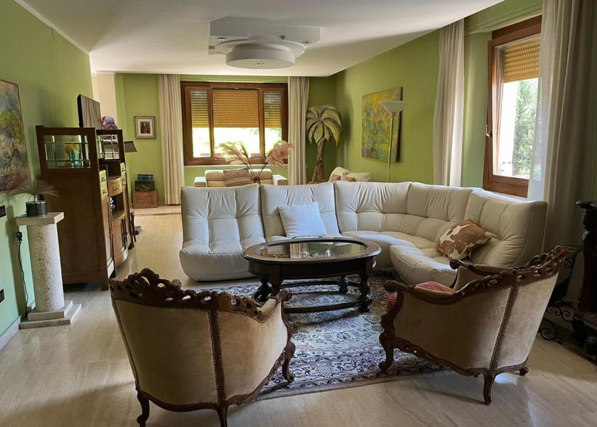 shared lounge/tv area