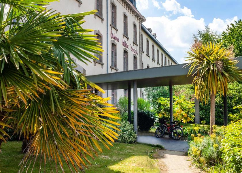 Brittany Dinan exterior view