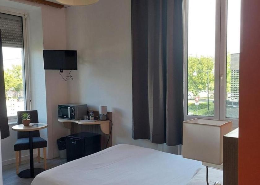 Brittany Dinan Double Room with Private Bathroom