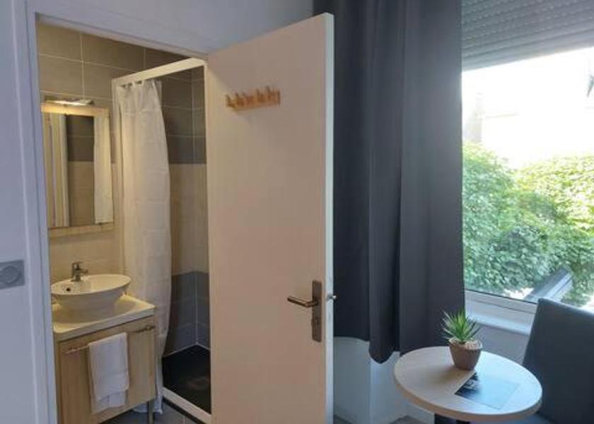 Brittany Dinan Double Room with Private Bathroom