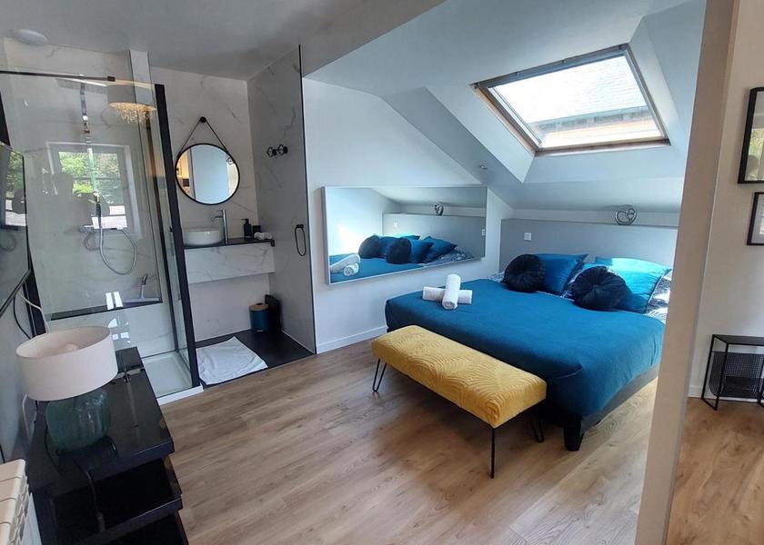 Brittany Lanvallay Deluxe Double Room with Shower