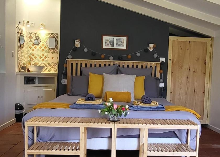 Nouvelle-Aquitaine Pauillac Double Room with Private Bathroom