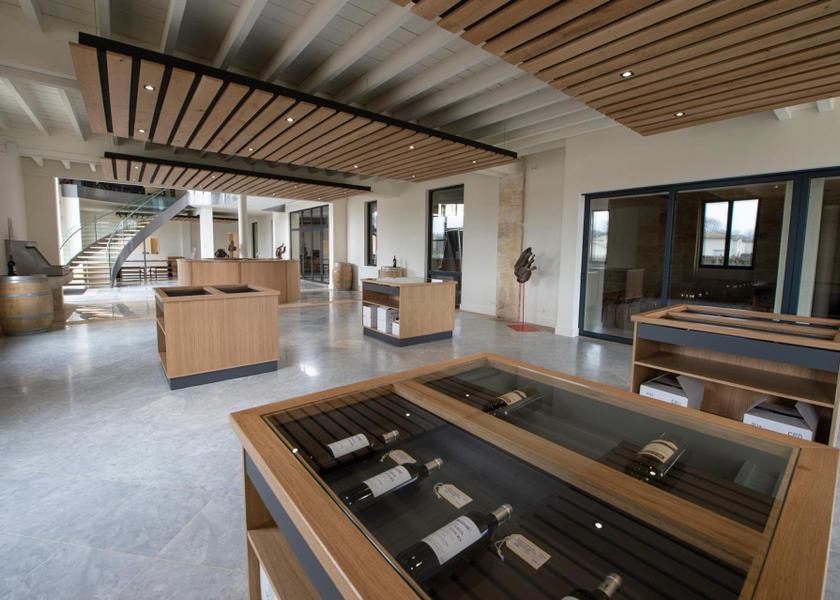 Nouvelle-Aquitaine Pauillac entrance