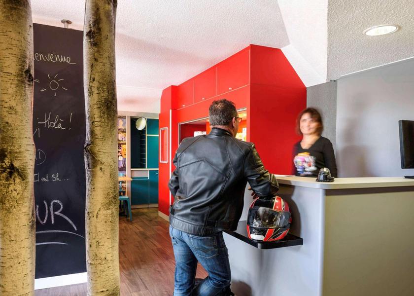 Ile-de-France Collegien facilities