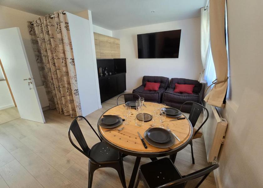 Ile-de-France Collegien facilities