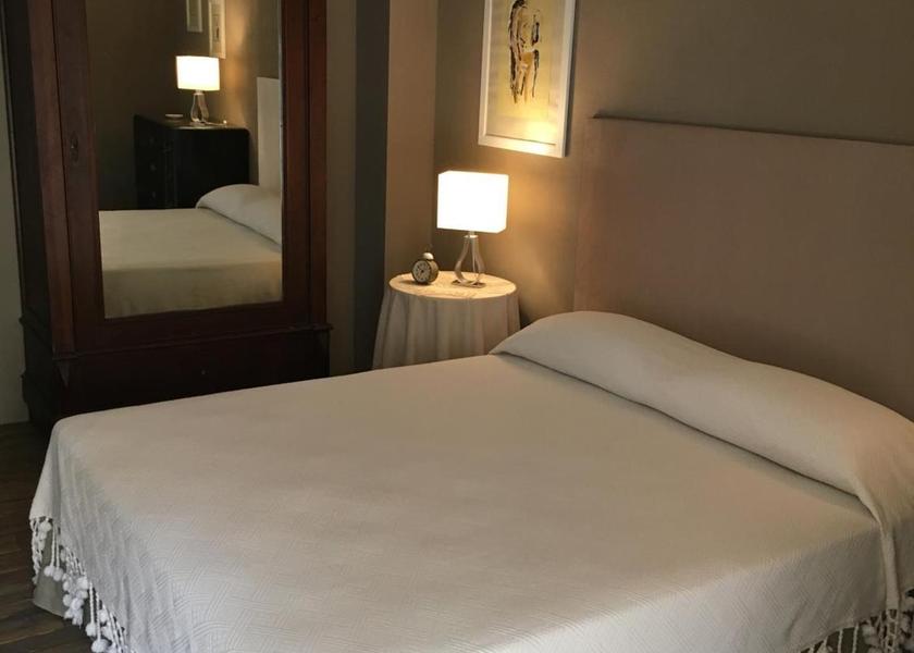 Sicily Licodia Eubea Triple Room with Private Bathroom