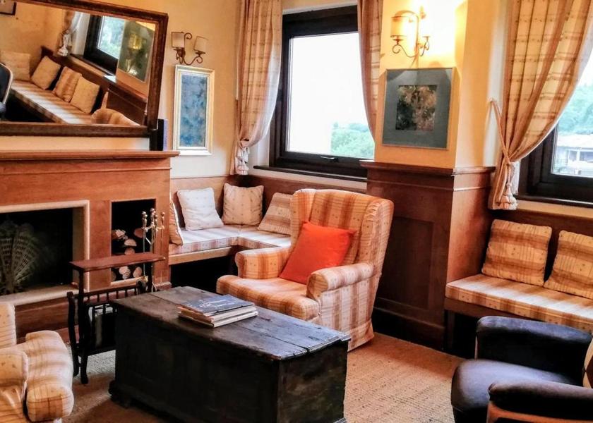 Lazio Magliano Sabina shared lounge/tv area