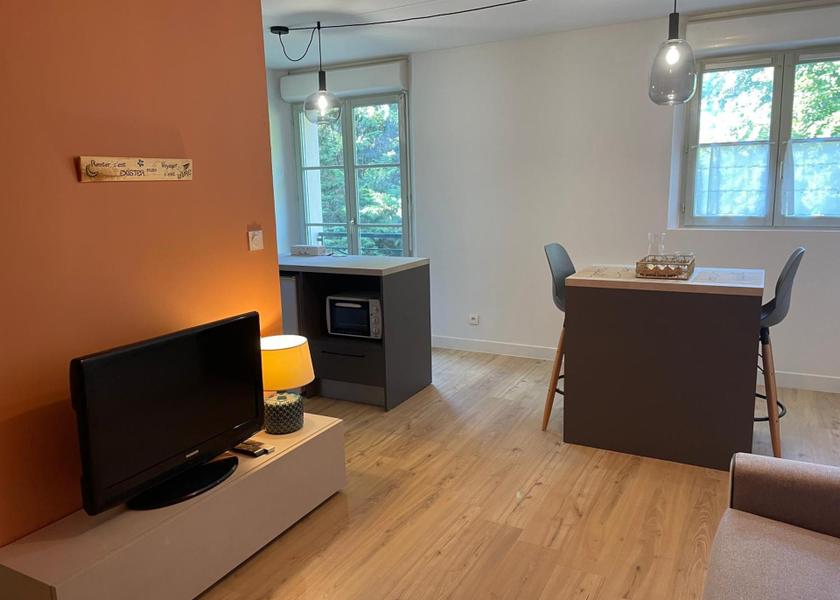 shared lounge/tv area