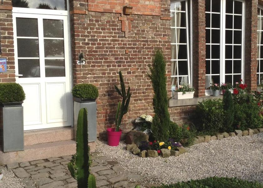 Hauts-de-France Dury entrance