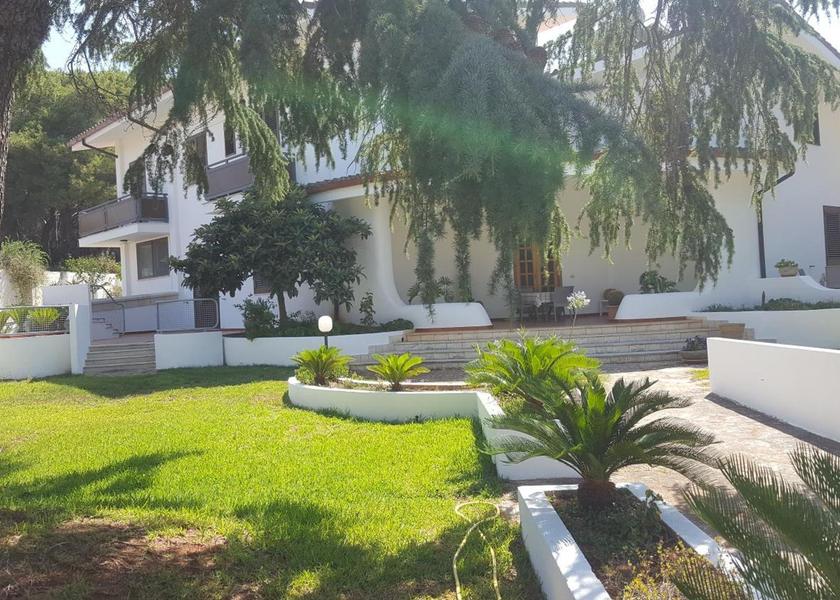 Puglia Matino exterior view