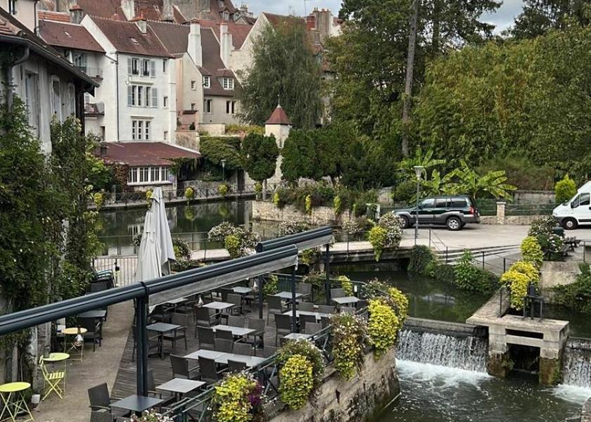 Bourgogne-Franche-Comté Dole 