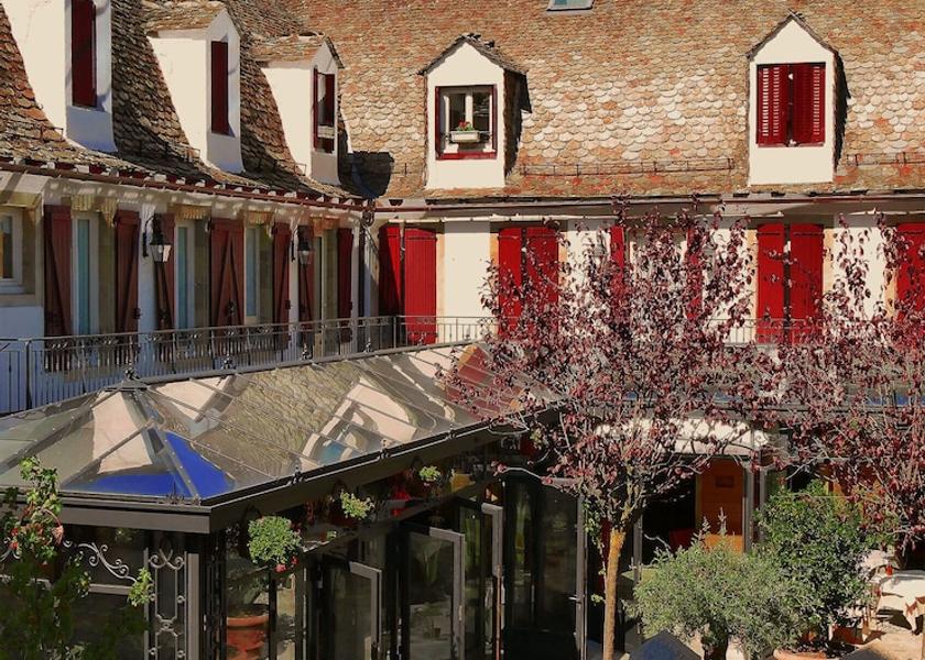 Occitanie Mende Front of property
