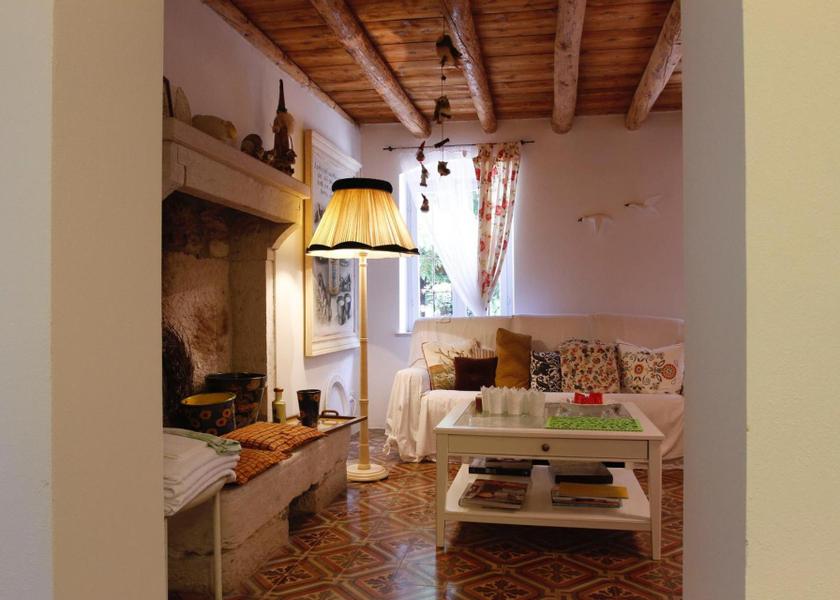 Veneto Negrar shared lounge/tv area