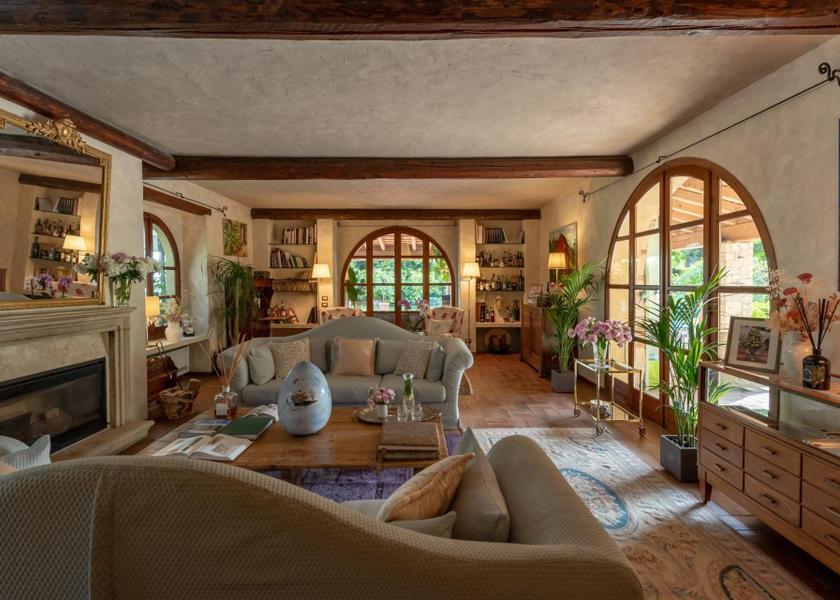 Veneto Negrar shared lounge/tv area