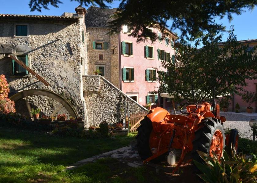 Veneto Negrar nearby attraction