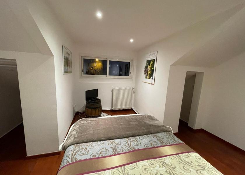 Bourgogne-Franche-Comté Beaune Double Room with Private Bathroom