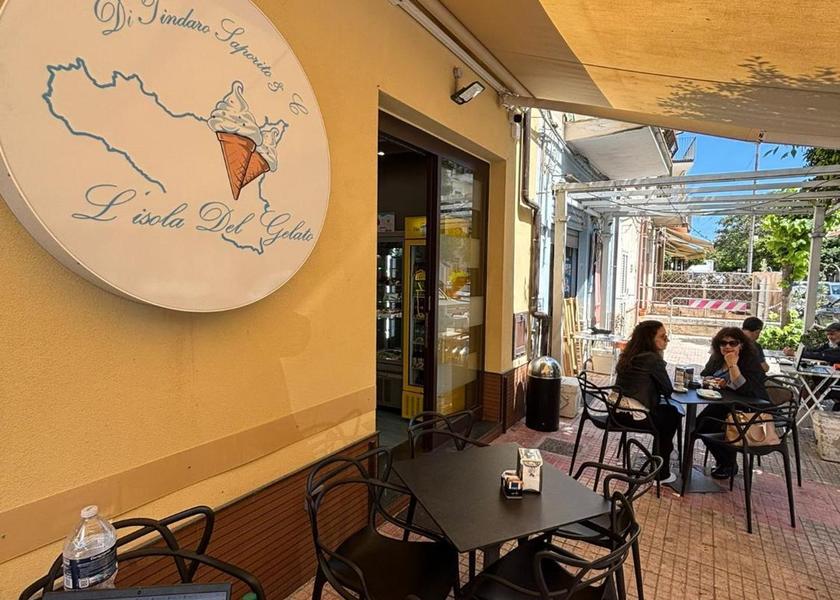 Sicily Oliveri bar/lounge