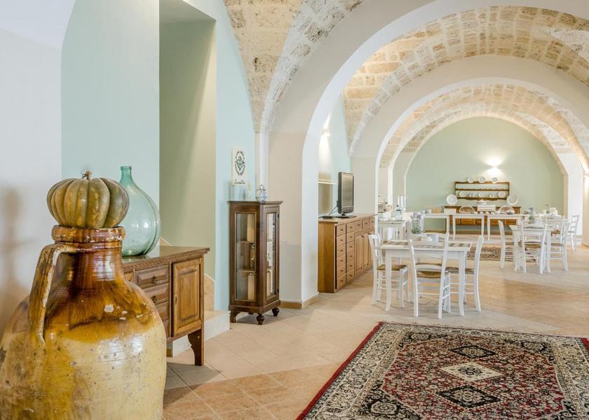 shared lounge/tv area