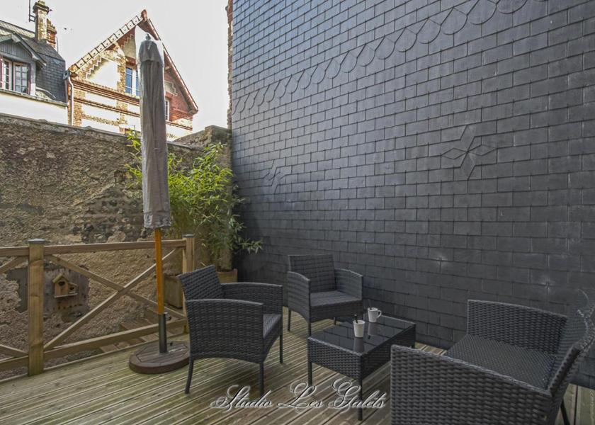 Normandy Honfleur balcony/terrace