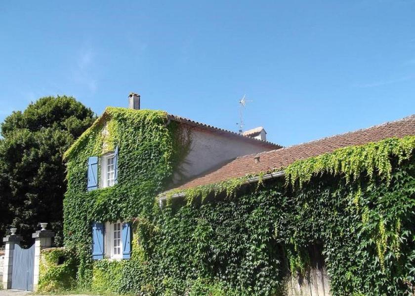 Nouvelle-Aquitaine Perigueux entrance