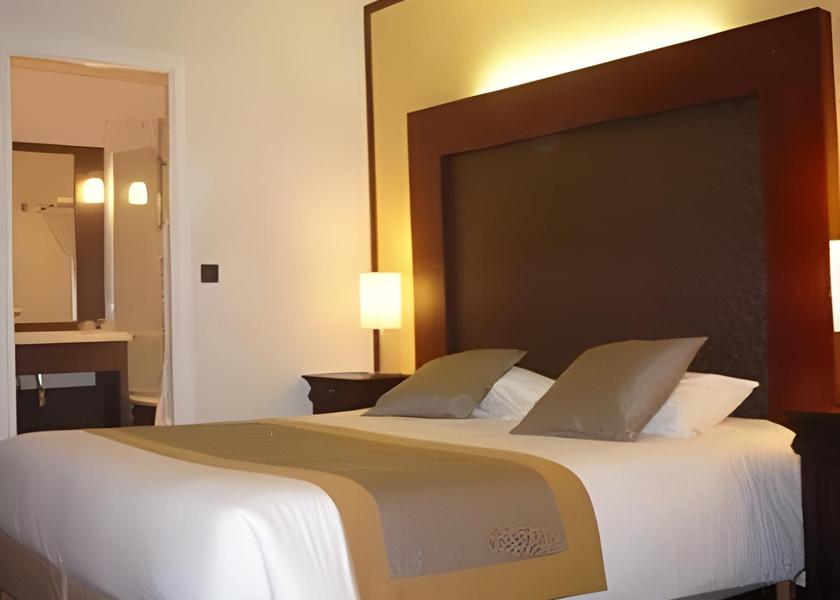 Centre-Loire Valley Montargis Guestroom