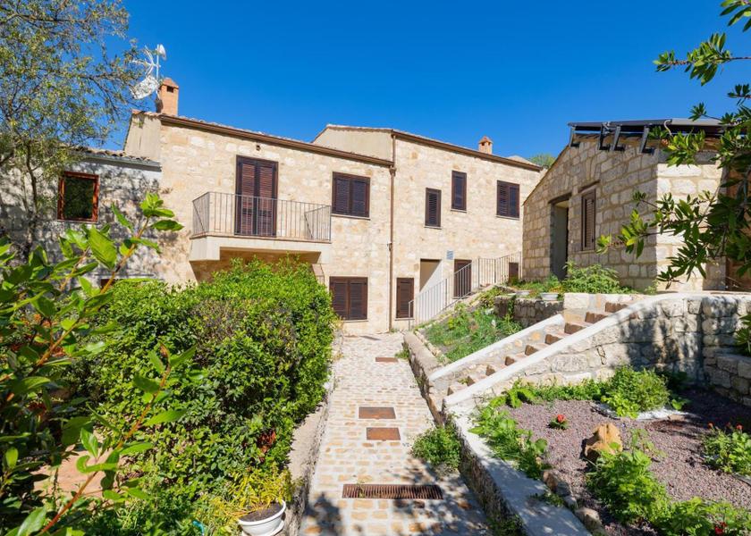 Sicily Petralia Soprana garden