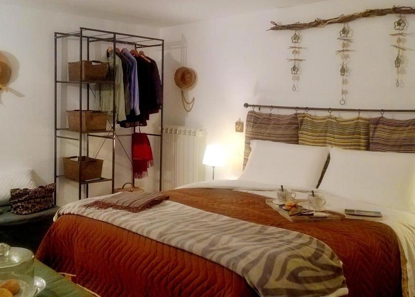 Sicily Petralia Soprana Deluxe Double Room with Shower