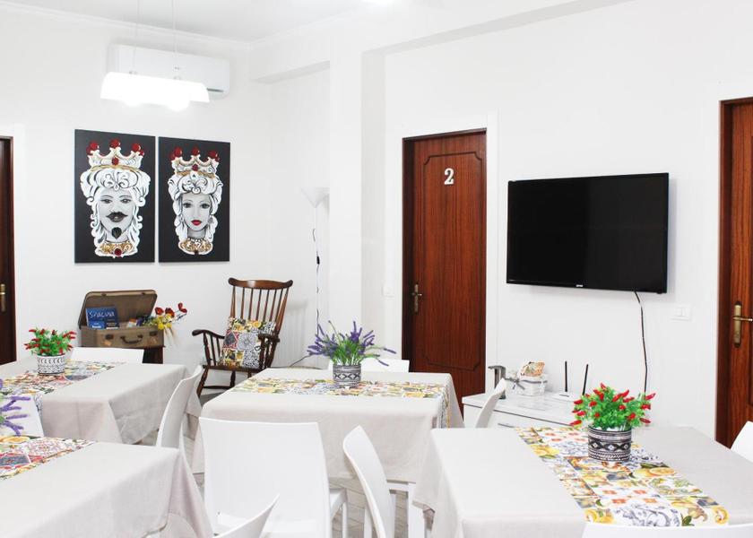 shared lounge/tv area