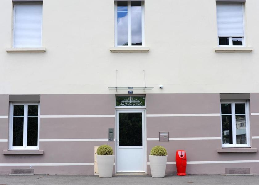 Auvergne-Rhone-Alpes Vienne entrance