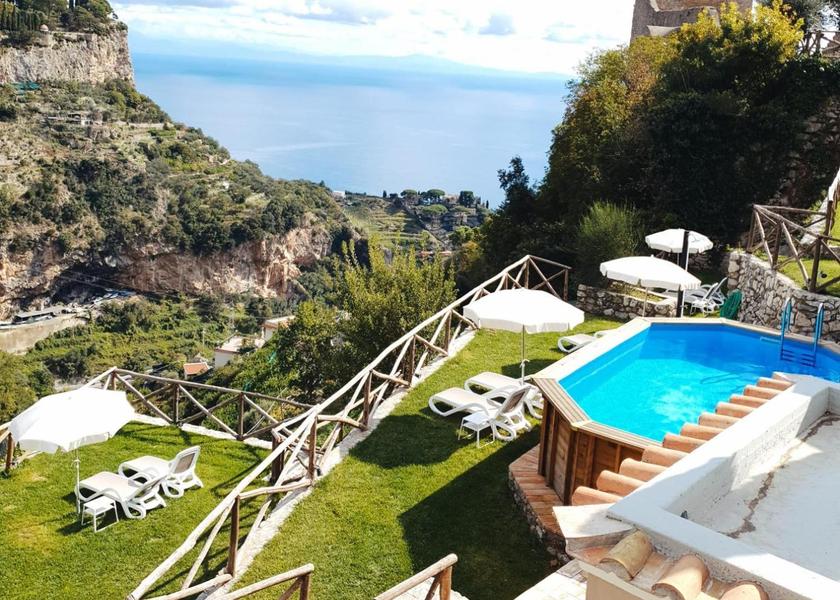 Campania Scala swimming pool