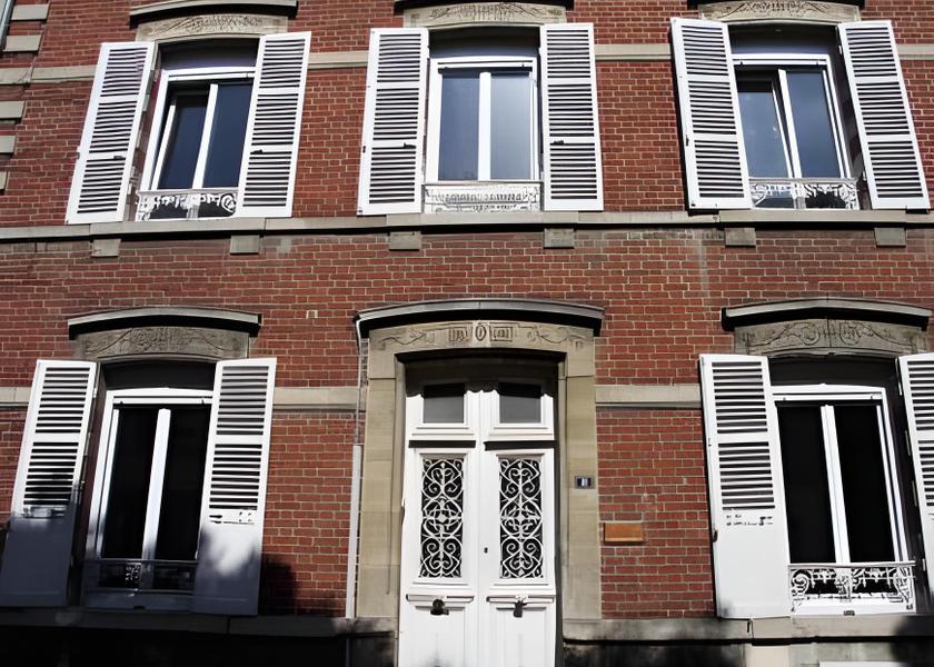 Grand Est Epernay Exterior view