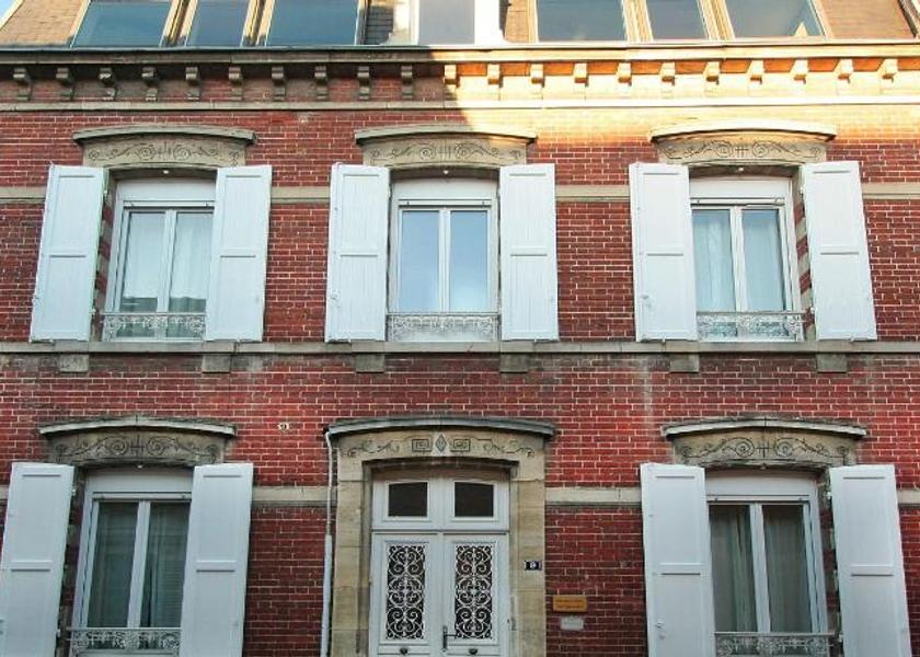 Grand Est Epernay Entrance