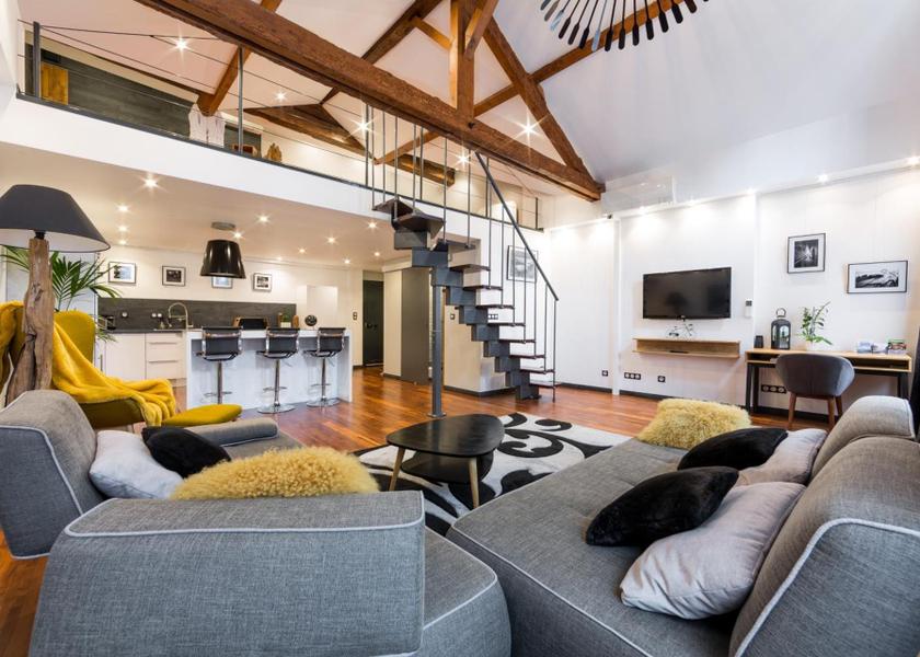 Auvergne-Rhone-Alpes Annecy facilities