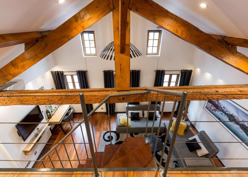 Auvergne-Rhone-Alpes Annecy facilities