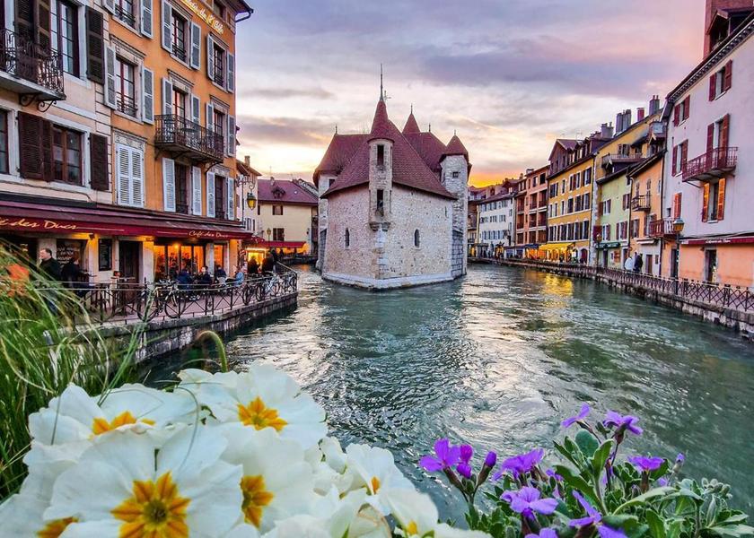 Auvergne-Rhone-Alpes Annecy 