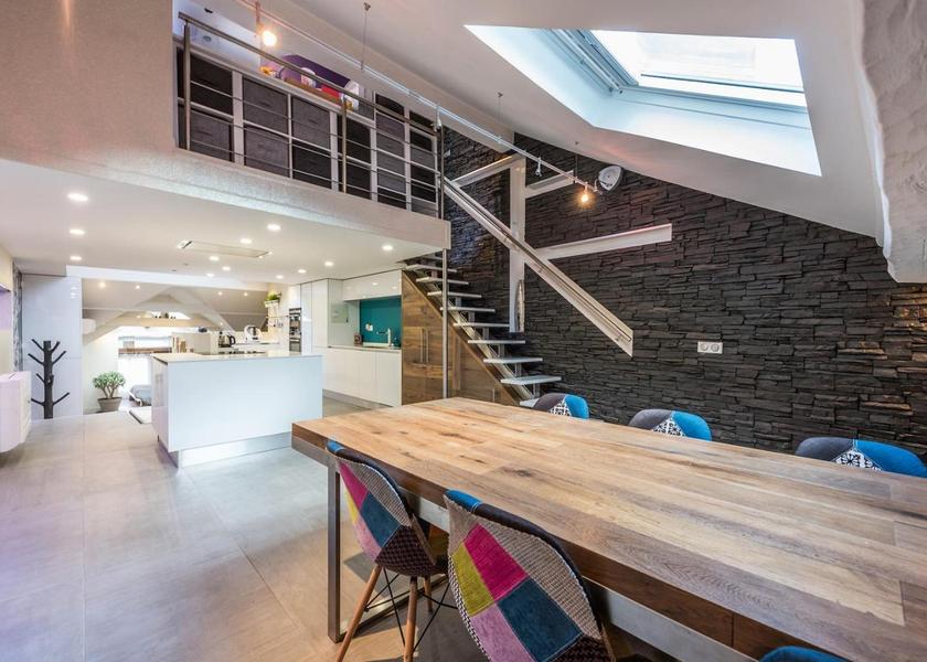 Auvergne-Rhone-Alpes Annecy facilities