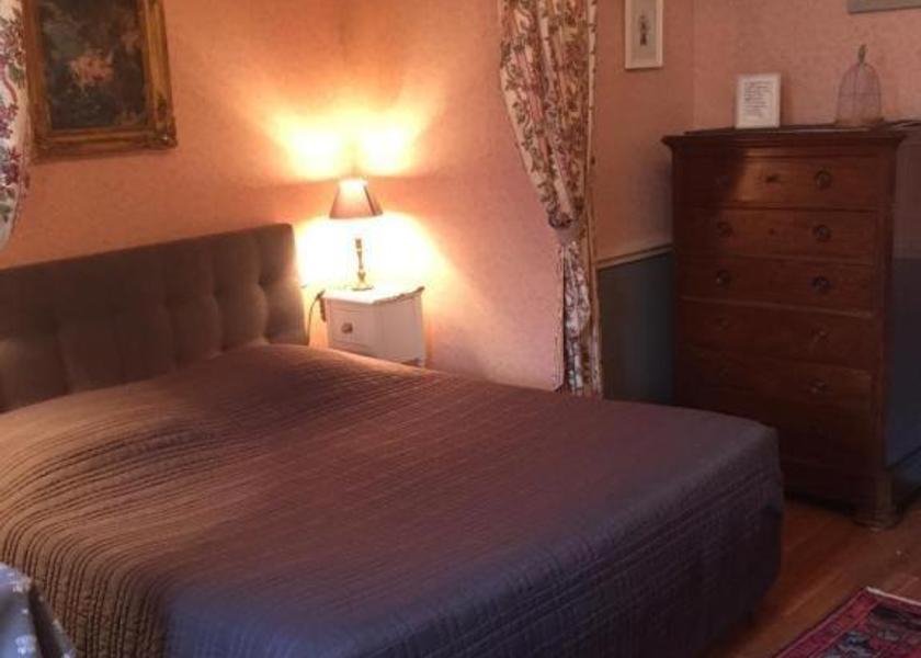 Centre - Loire Valley Amboise Double Room with Private Bathroom