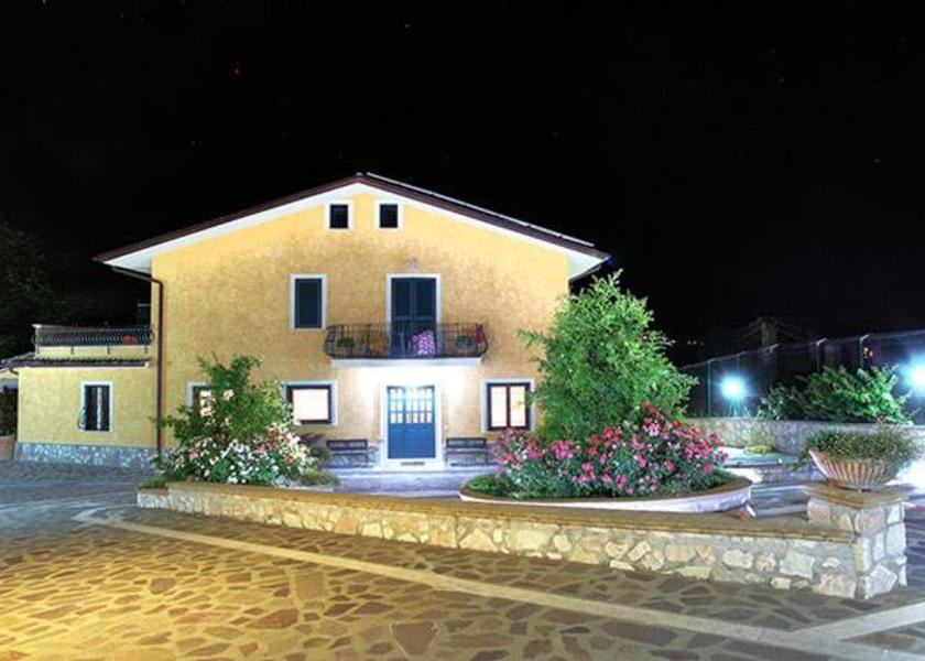 Lazio Tarano entrance