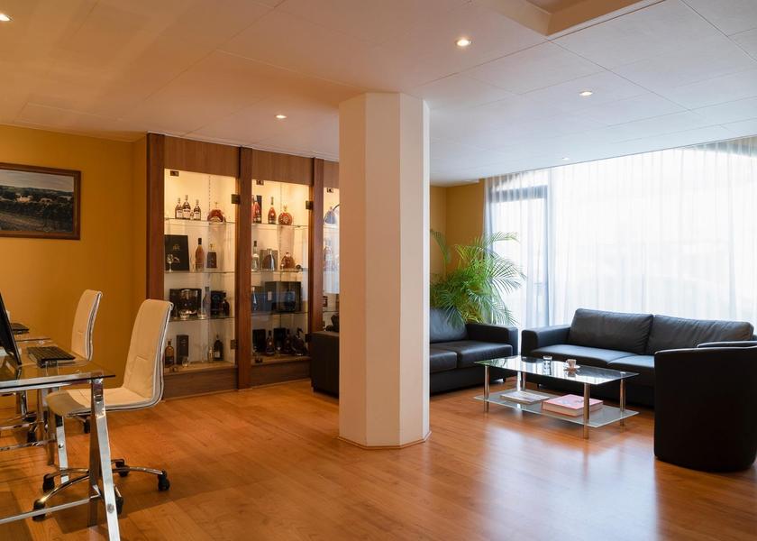 Nouvelle-Aquitaine Cognac bar/lounge